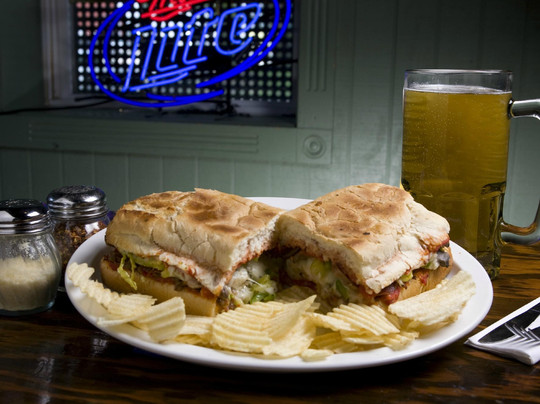 Lamasco Bar and Grill-埃文斯维尔必去景点