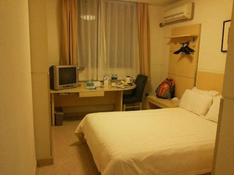 锦江之星广州荔湾陈家祠酒店-客卧