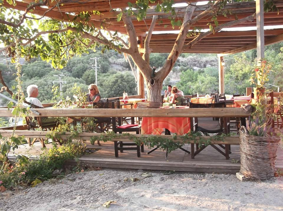 Peritheia餐馆和美食-A la Palea Taverna