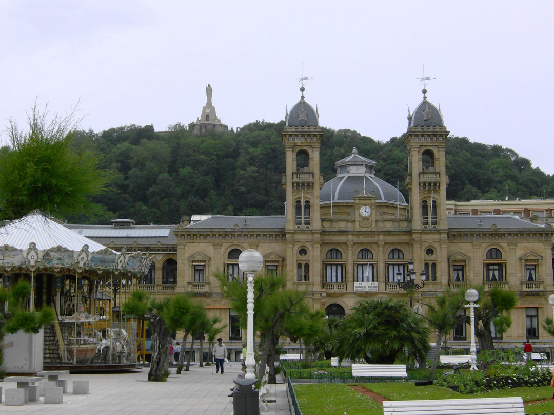 Alderdi Eder parkea-圣塞瓦斯蒂安必去景点