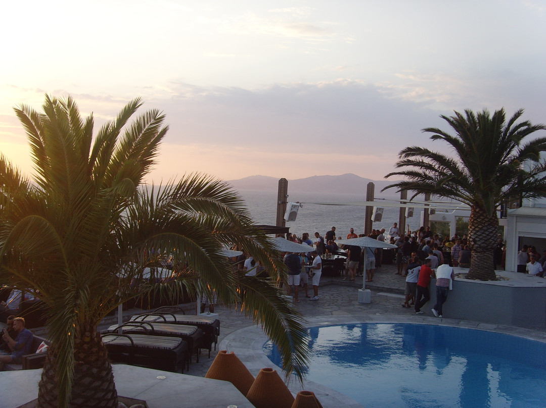 Sunset Party at Elysium Hotel-米克诺斯镇必去景点