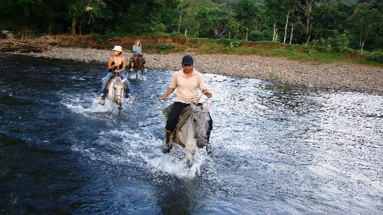 Panama Outdoor Adventures-Portobelo必去景点