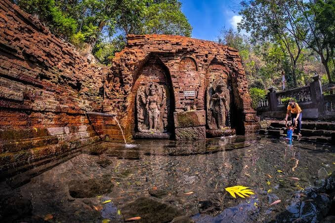 Belahan Temple-巴苏鲁安必去景点