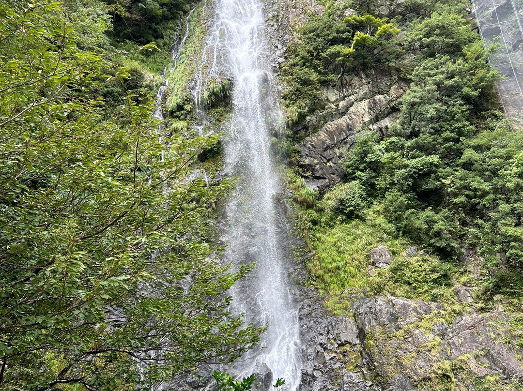 Juni Falls景点图片