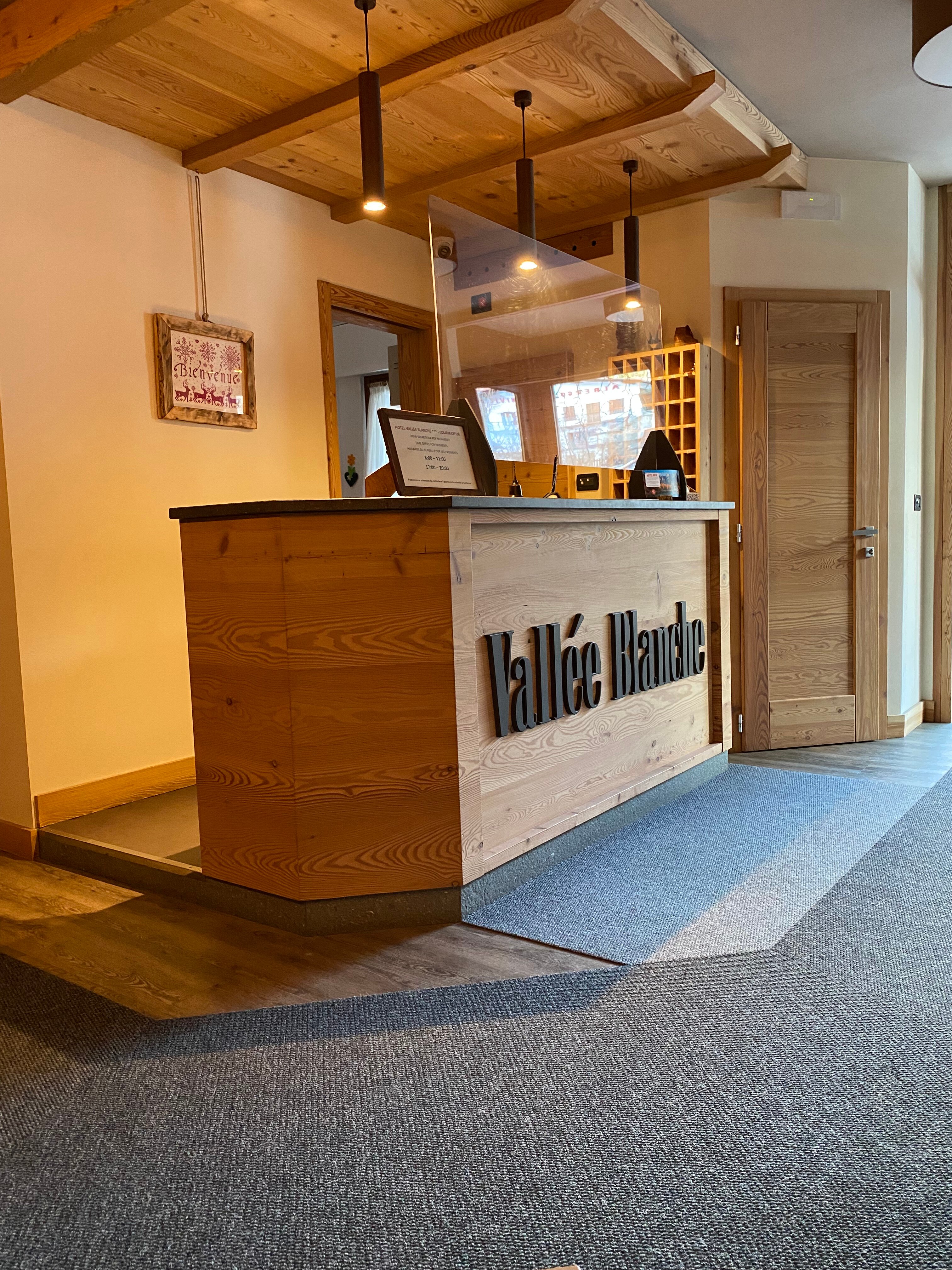 Hotel La Vallee Blanche-浴室