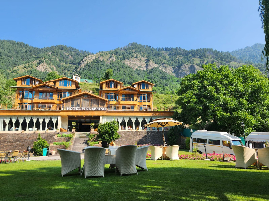 Hotel Pine Spring主图