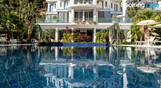 Mille Amici Hotel主图