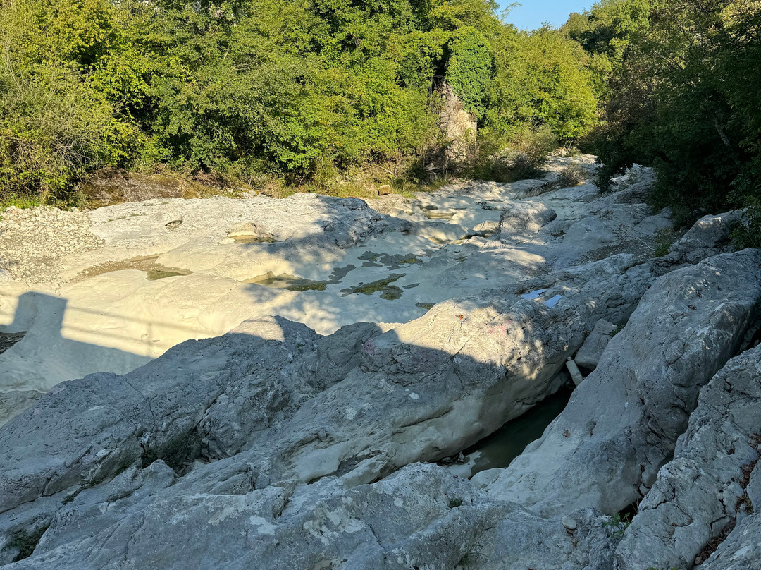 Kotli Waterfall-Kotli必去景点