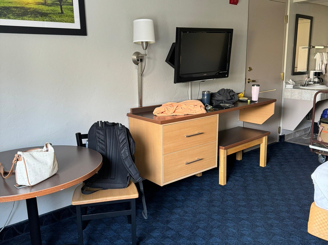 Dunes Waterfront Resort主图