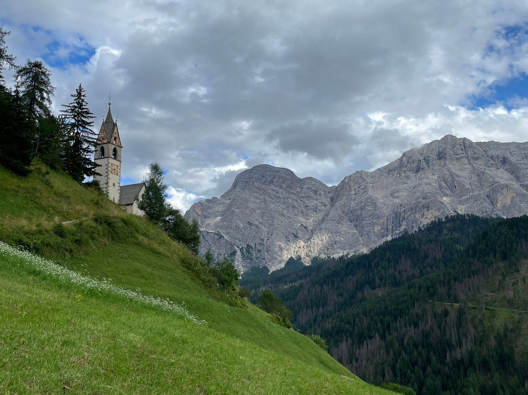 Chiesa Di Santa Barbara-La Valle必去景点