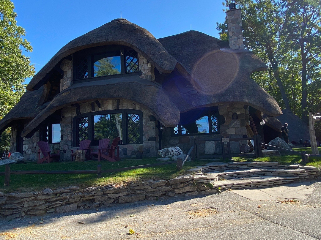 Mushroom House Tours景点图片