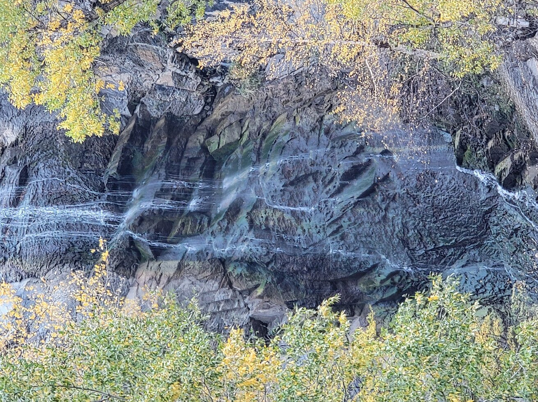 Bridal Veil Falls-Spearfish必去景点