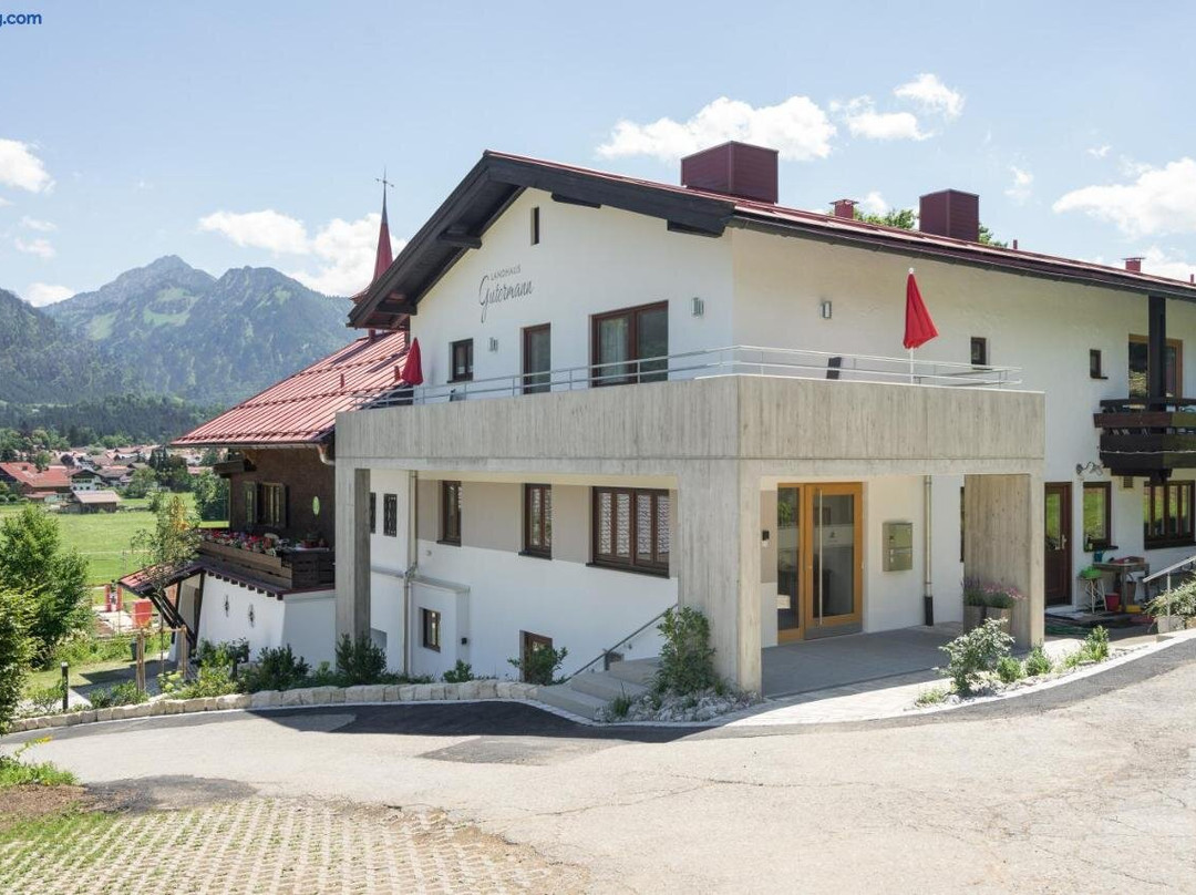 Tiefenbach酒店住宿-Ferienwohnungen Alpentraum - Landhaus Gutermann