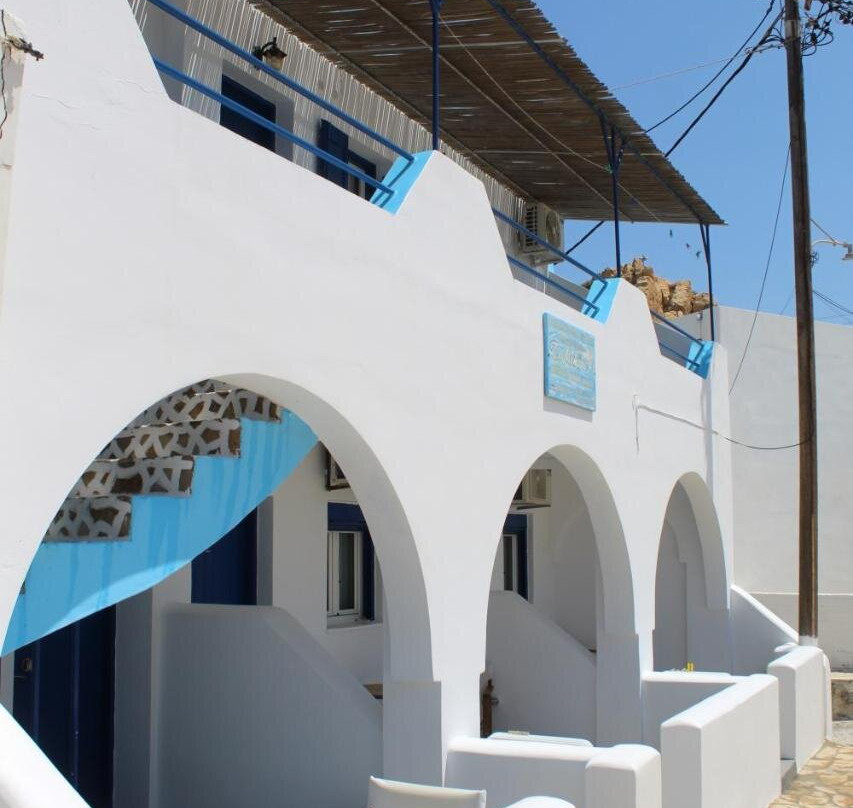 Meltemi Rooms and Studios