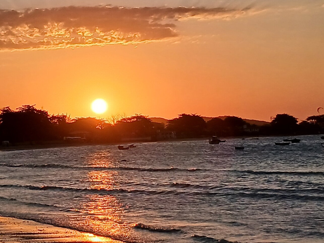 Praia do Manguinhos-布基亚斯必去景点