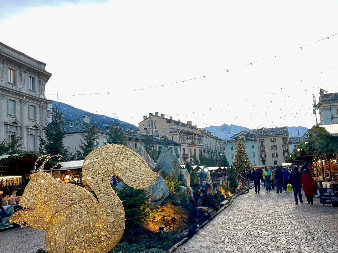 Piazza Emile Chanoux-奥斯塔必去景点