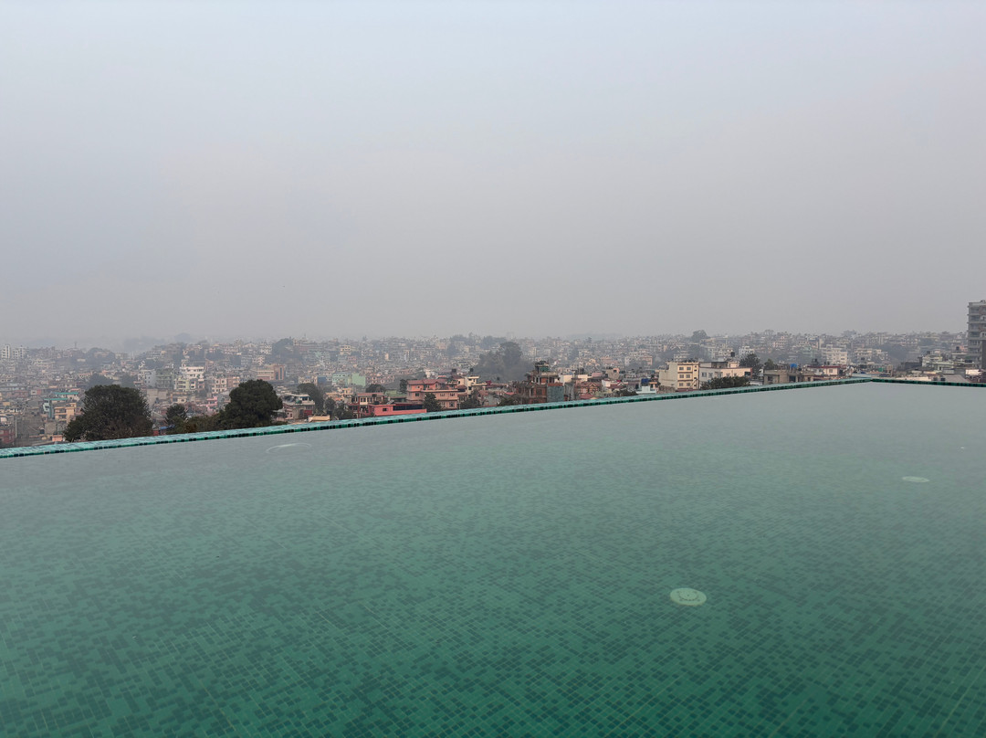 香巴拉酒店主图