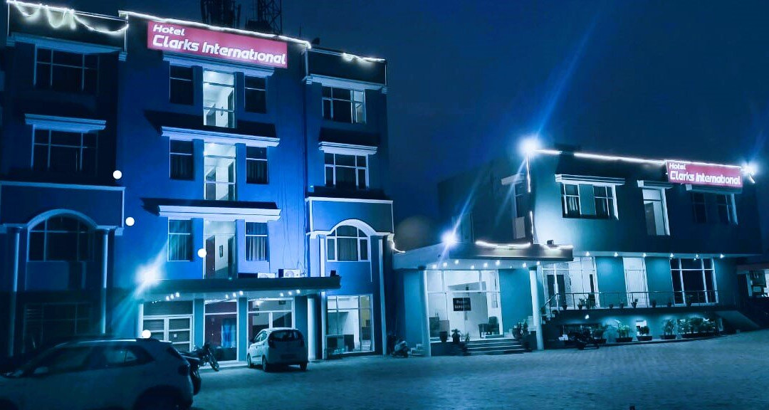 Capital O 6977 Hotel Clarks主图