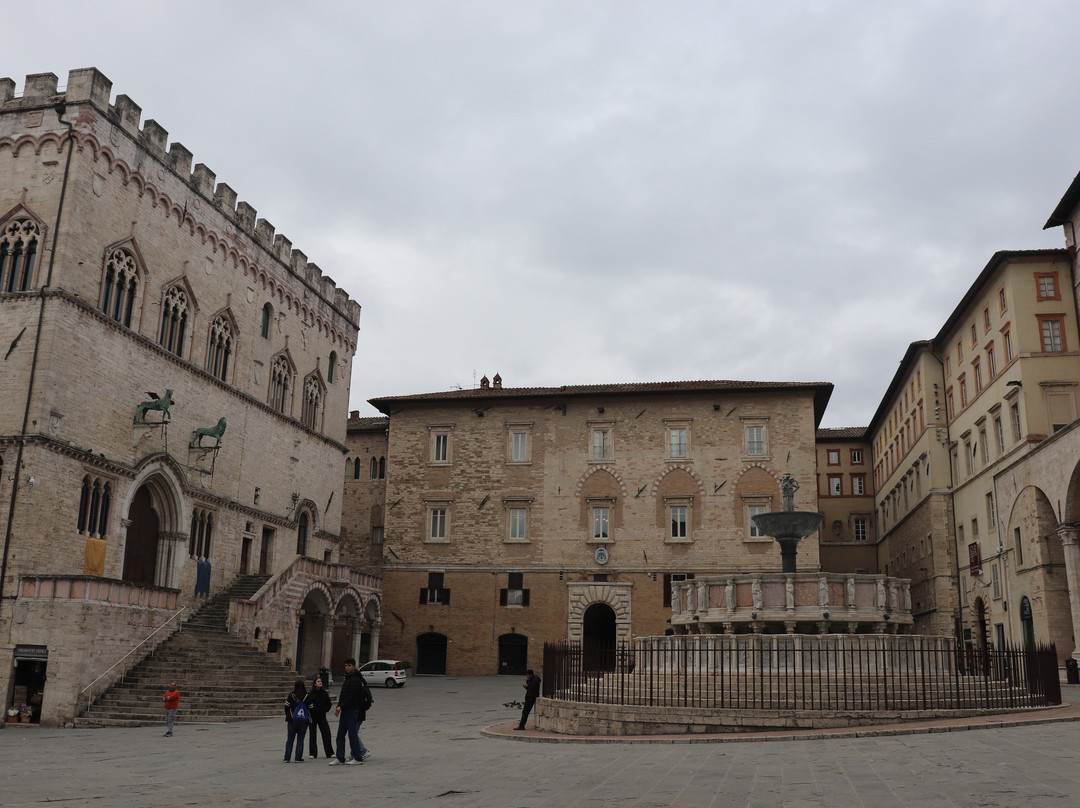 Piazza IV Novembre-佩鲁贾必去景点