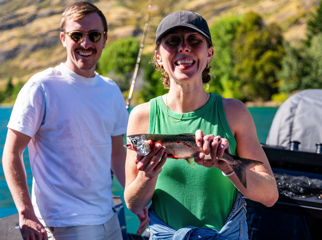 Catch a Fish - Premium Eco-friendly Fishing Charters Lake Wakatipu Queenstown-皇后镇必去景点