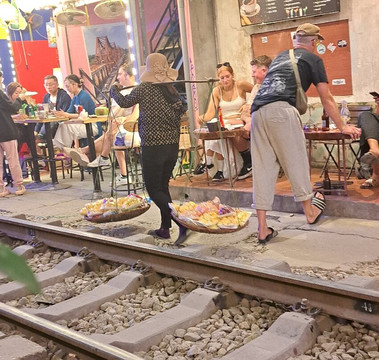 Hanoi Train Street Travel-沙巴必去景点