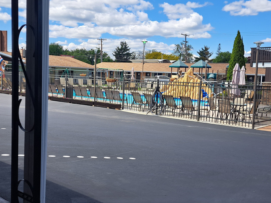 黑鹰汽车旅馆主图