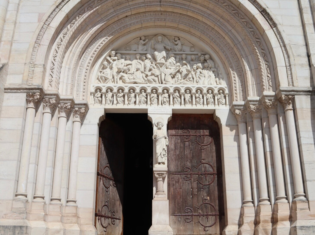 Église Saint-Pierre景点图片