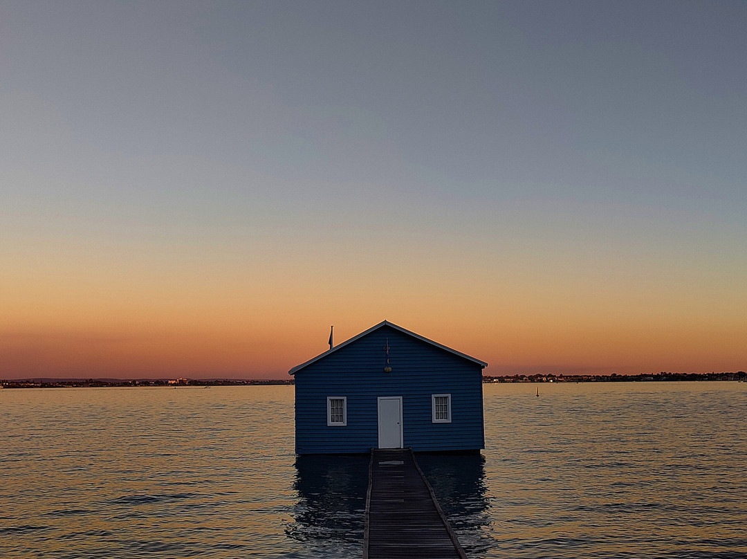 Crawley Edge Boatshed景点图片