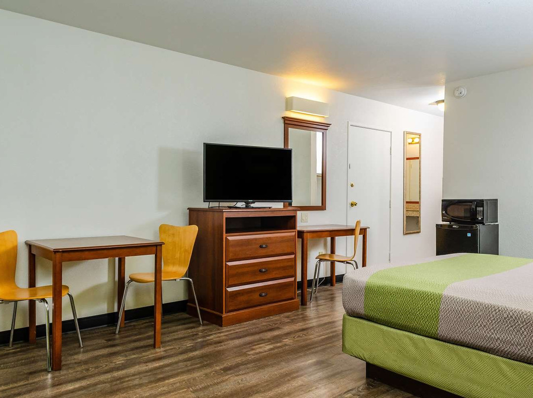 Waterford酒店住宿-Motel 6 Oakdale