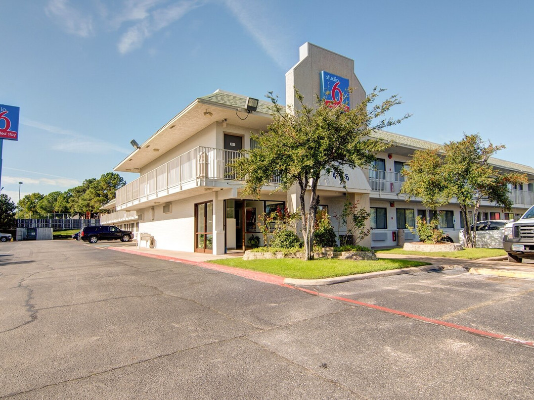 德克萨斯大草原城 6 号开放式客房酒店