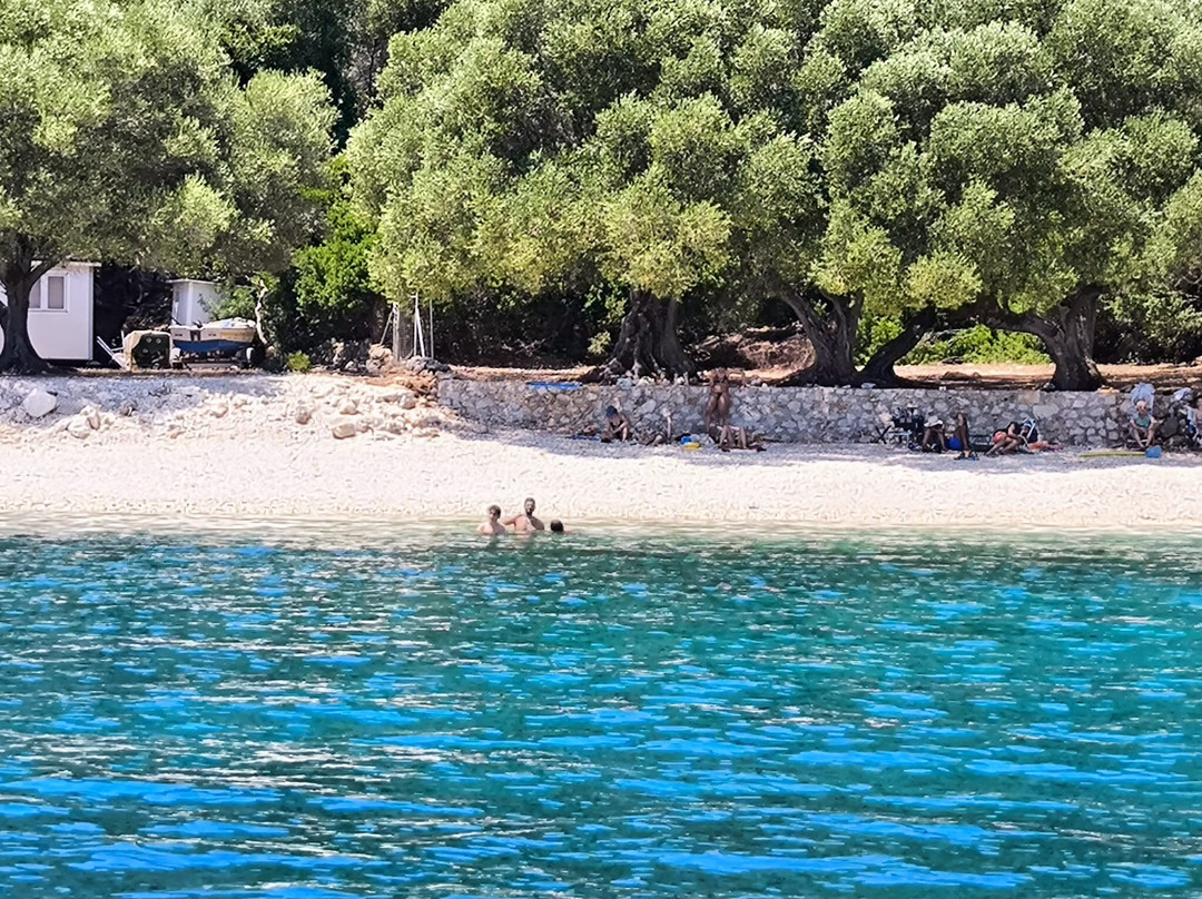 Yellow Boats Company-阿吉亚埃菲米亚必去景点