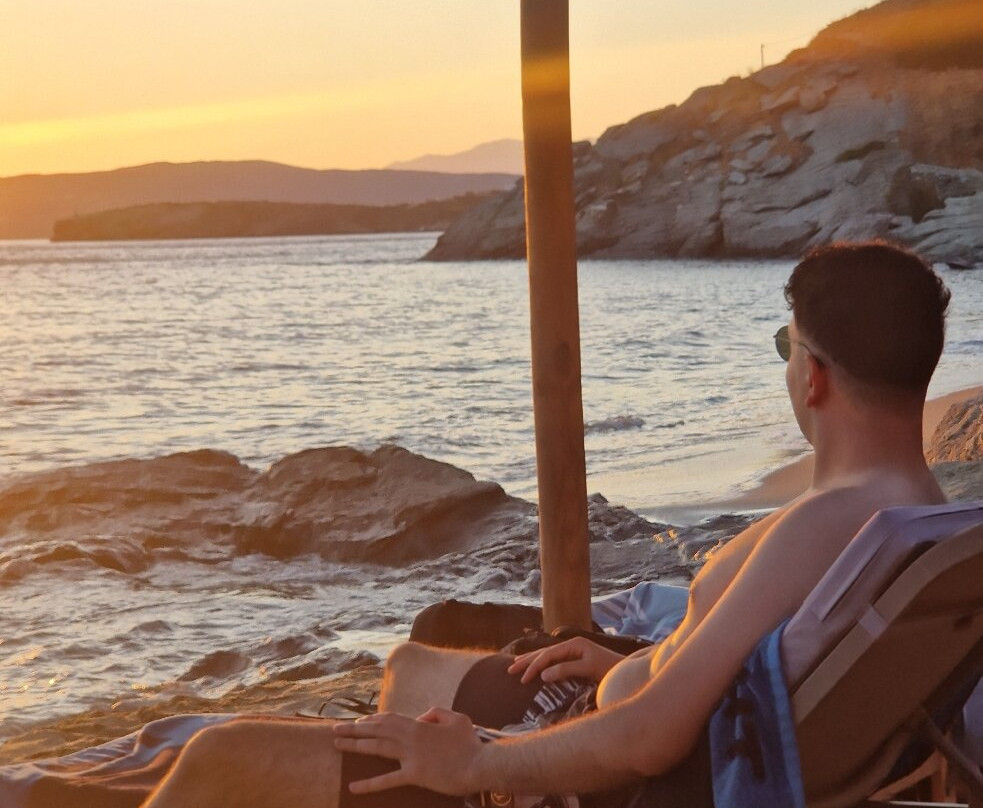 Aneroussa Beach Bar-Agios Petros必去景点