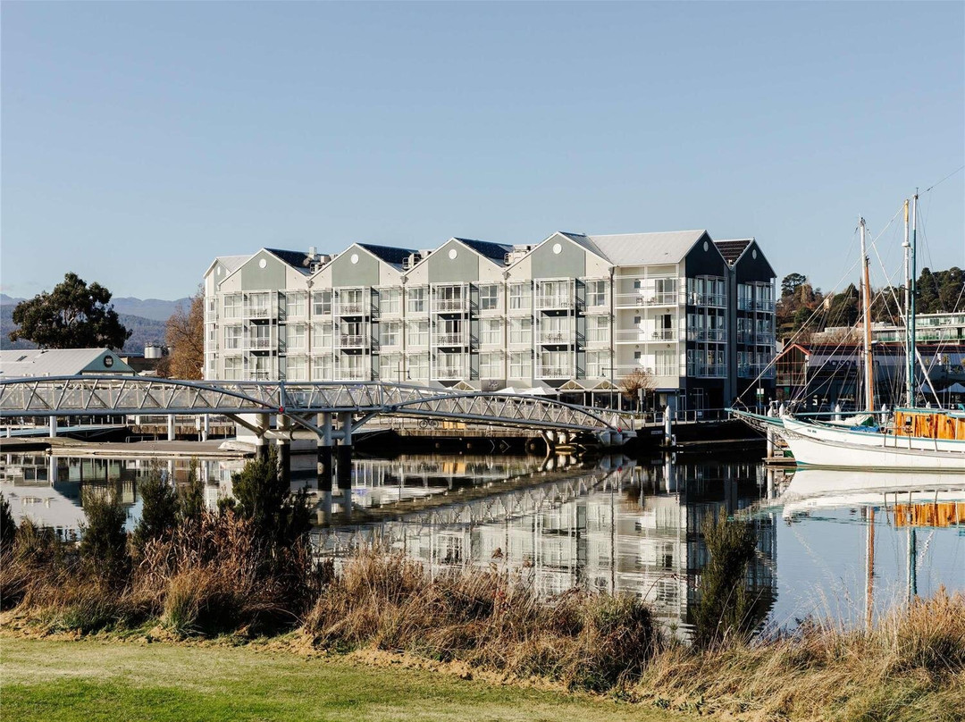 朗塞斯顿海港珮璞酒店主图