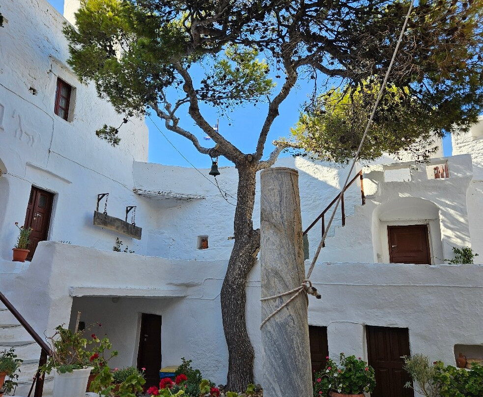 Moni Taxiarchon Monastery-Serifos必去景点