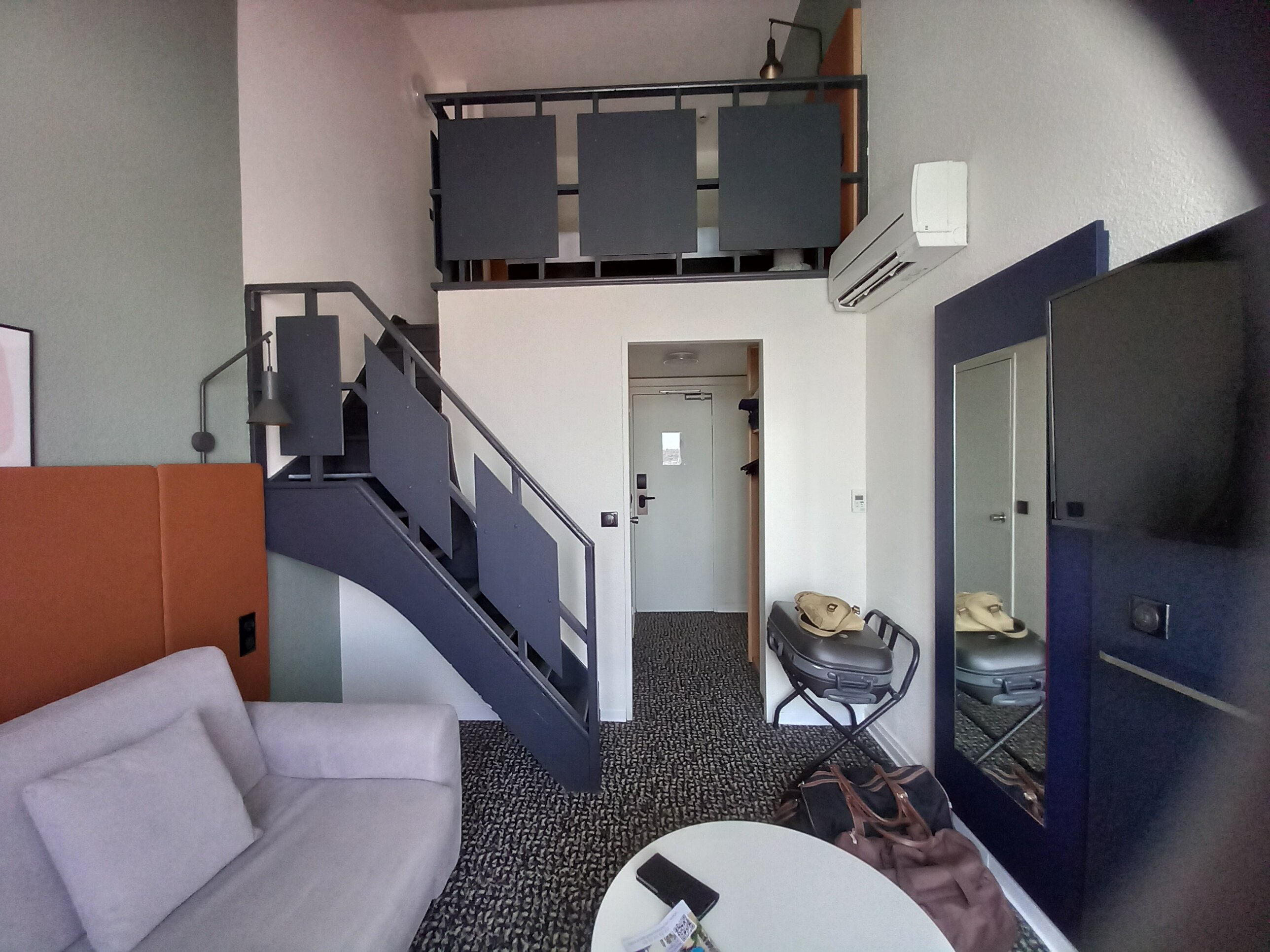 宜必思格兰佛普莱桑斯港酒店-客卧