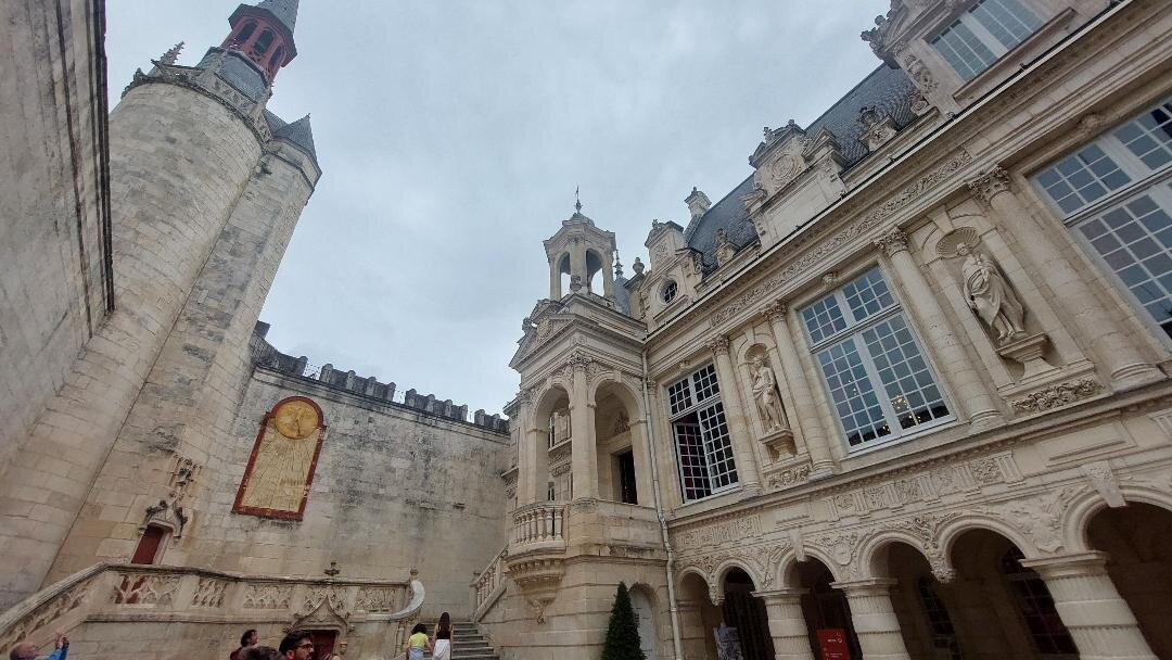 Hotel de Ville-拉罗谢尔必去景点