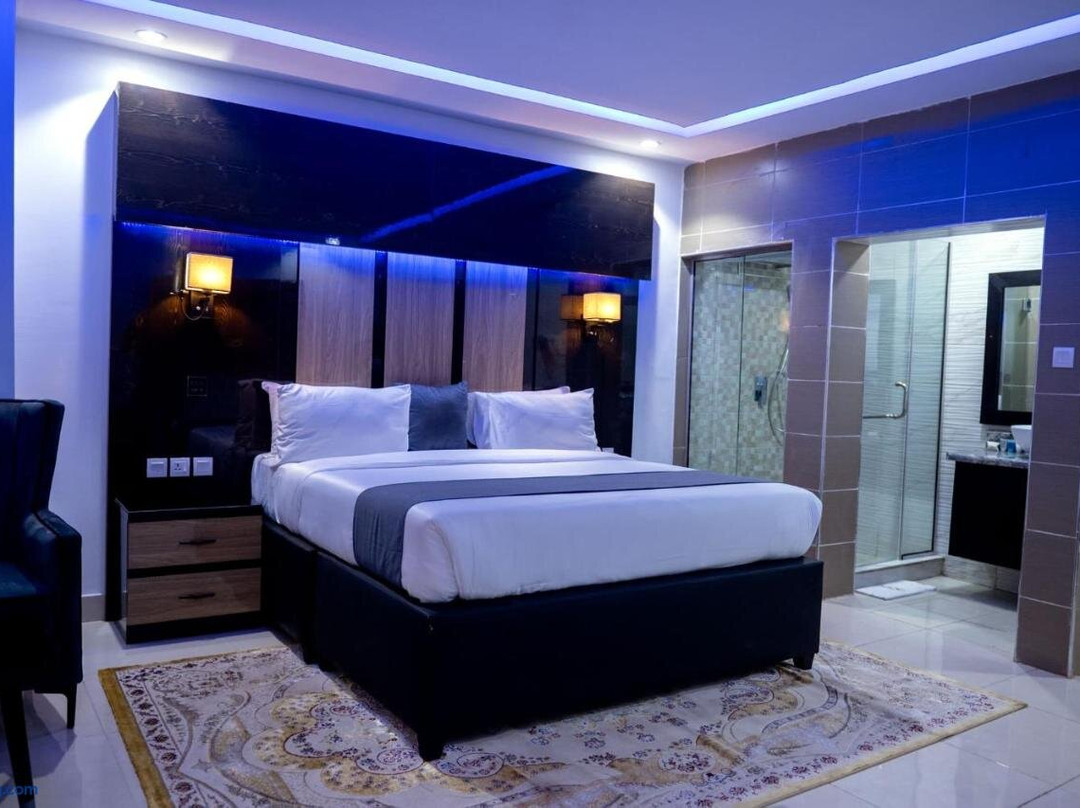 Golden Tulip Crown Prince Hotel, Awka