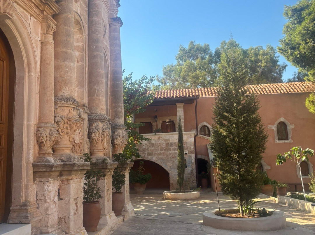 Gouverneto Monastery-Akrotiri必去景点