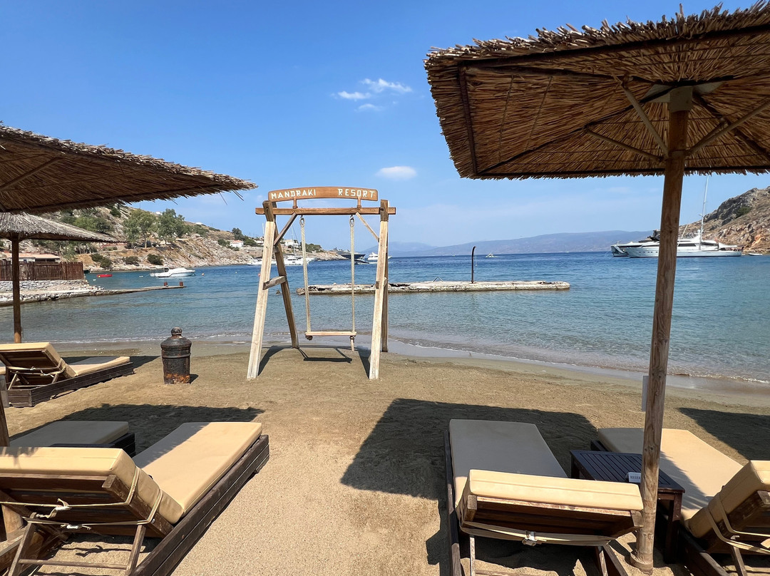 Mandraki Beach-Hydra必去景点