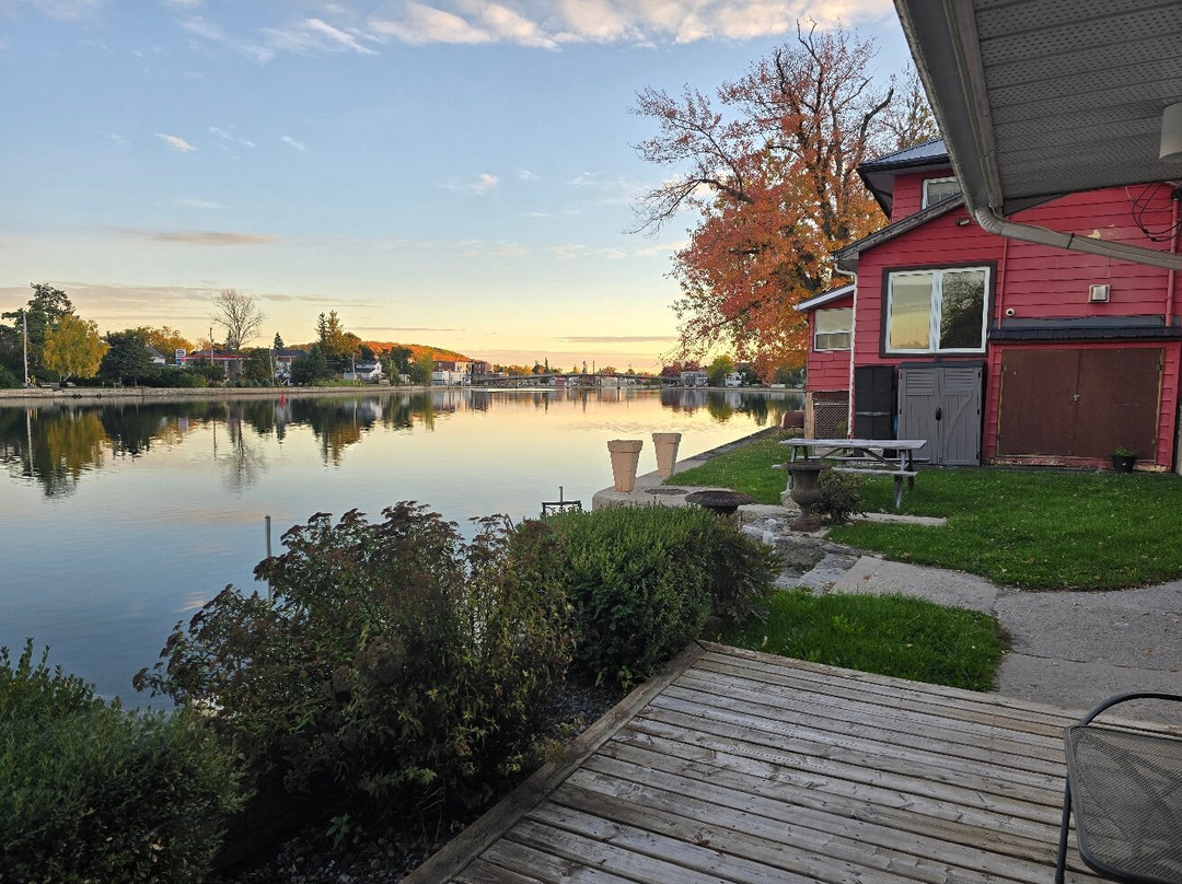 The Water's Edge Inn主图