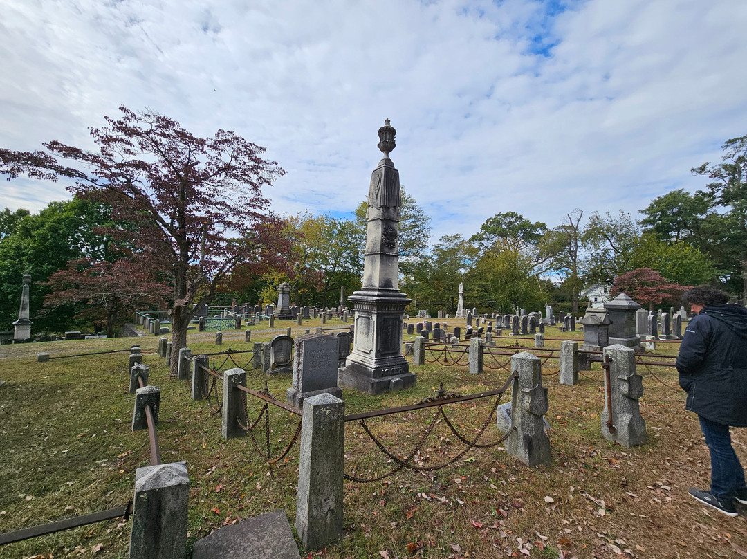 Old Burying Point Cemetery-塞勒姆必去景点
