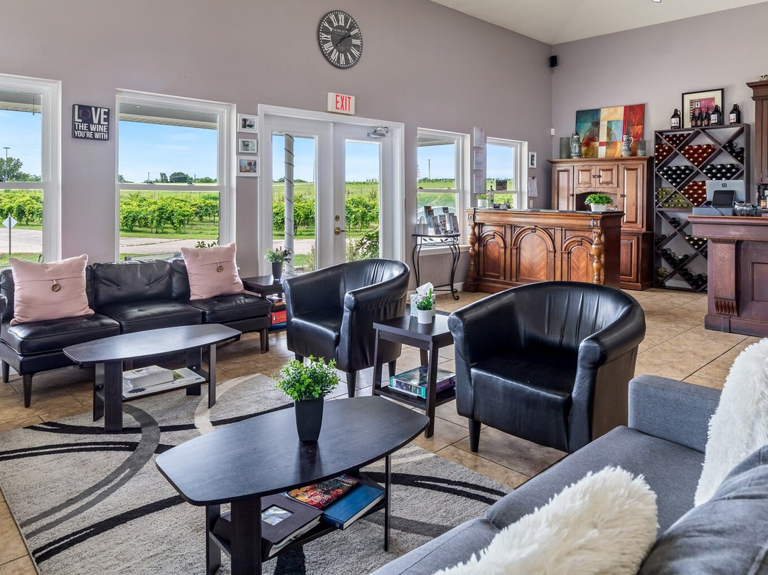 Twin Oaks Event Center, Winery & Brewhouse-Farmington必去景点