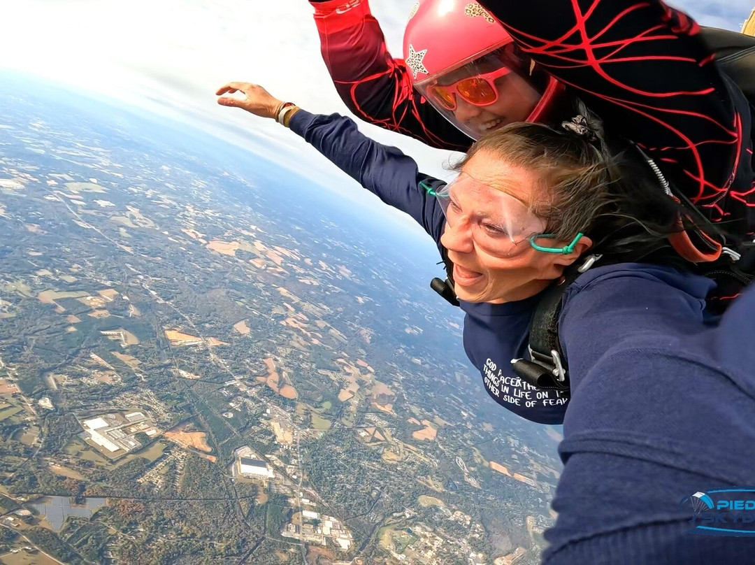 Piedmont Skydiving-索尔兹伯里必去景点