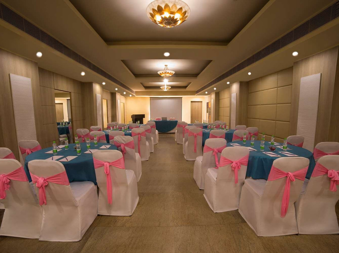 萨罗巴纳雷纳门廊酒店