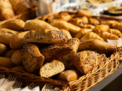 锡比乌机场美居酒店主图