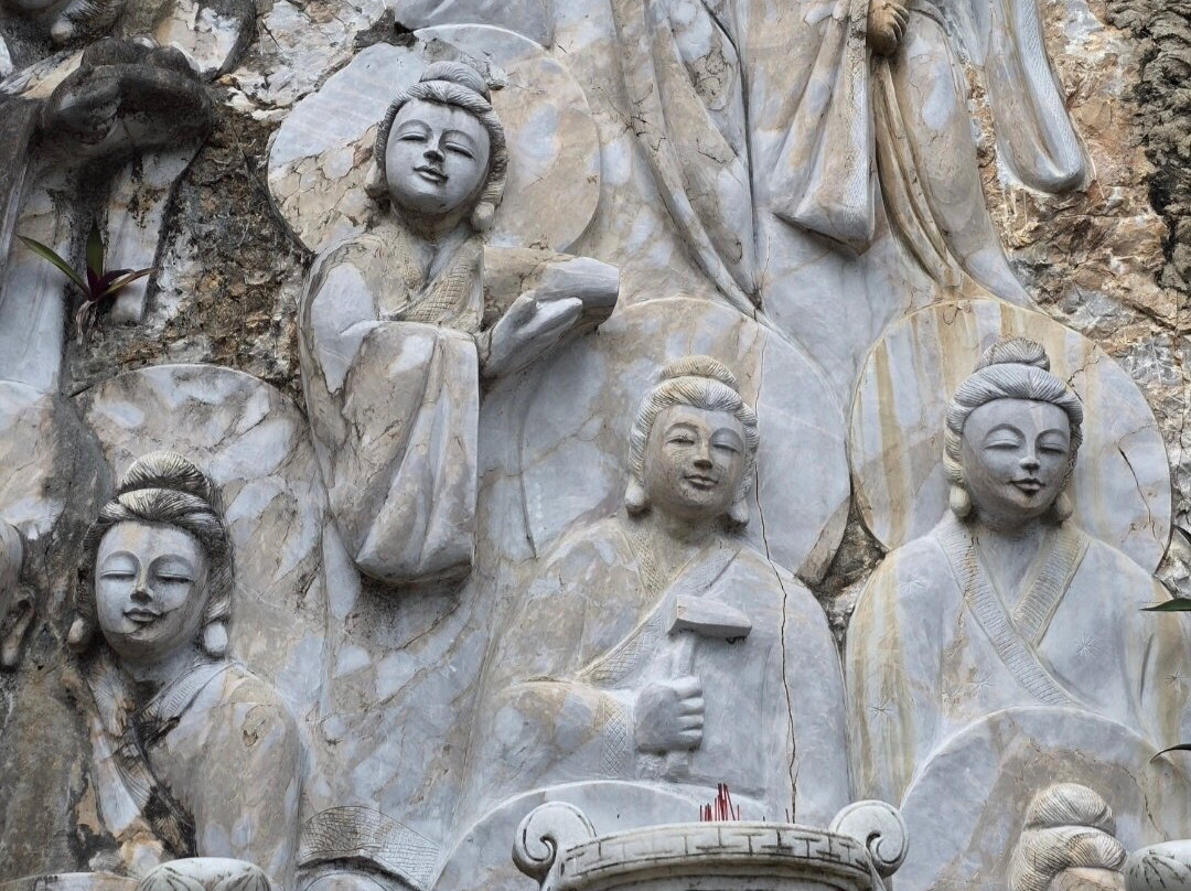 花严洞-岘港必去景点