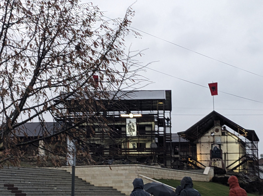 Adem Jashari Memorial Complex-Prekaz必去景点