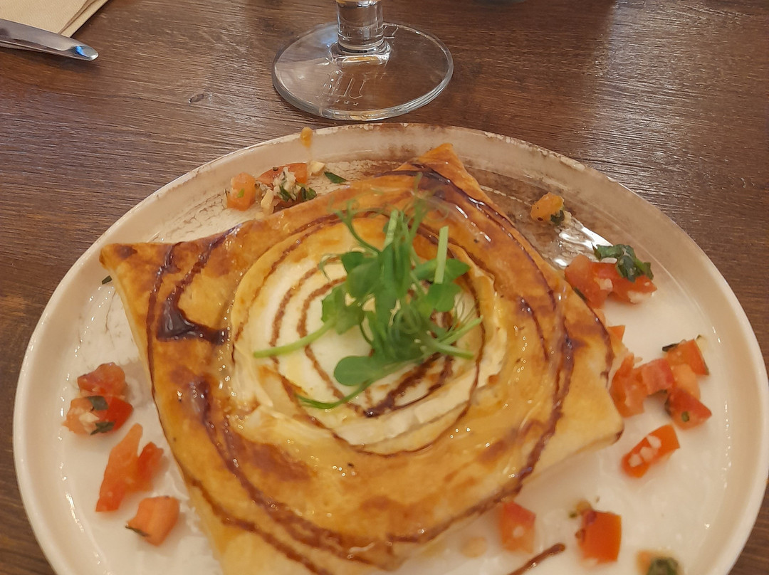 霍尔特住宿酒店主图