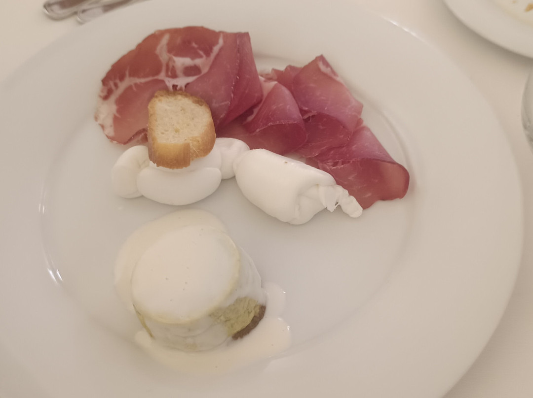 奥斯图尼宫酒店主图