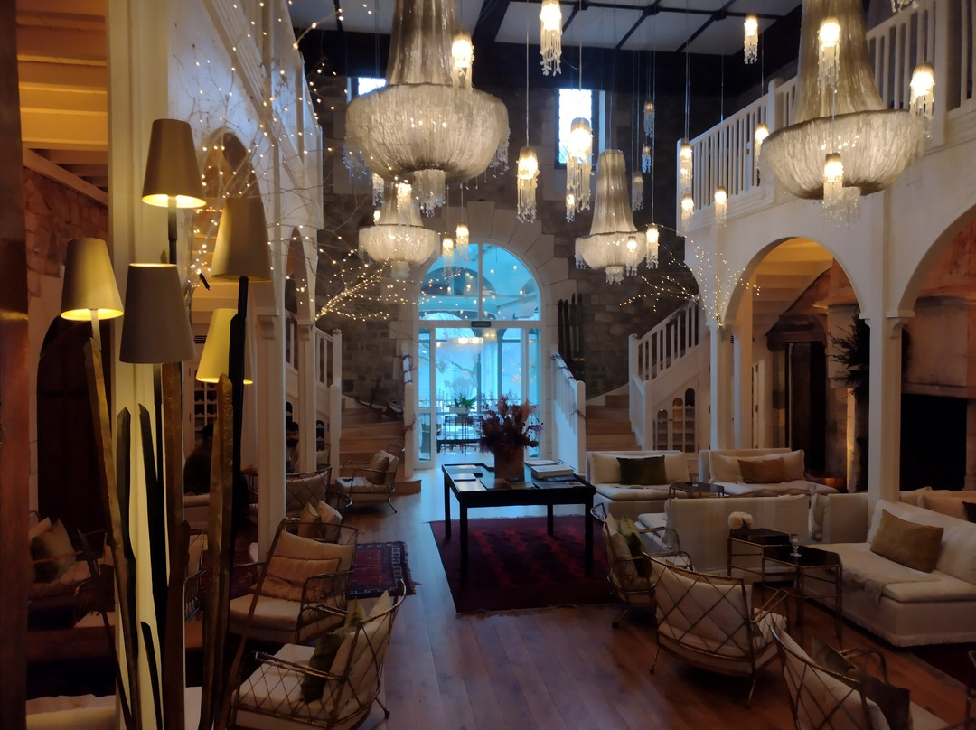 Brindos, Lac & Château主图